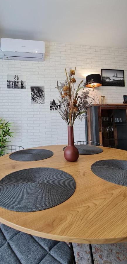 מאמאיה Vintage Breeze Apartment - Spa Pools Resort מראה חיצוני תמונה